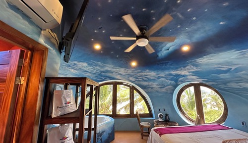 Jacuzzi Family Suite