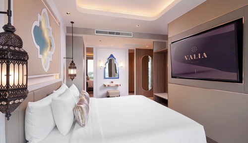 Executive Suite Club Lounge Access