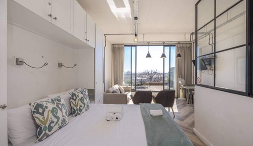 Basic Apartment, 1 Queen Bed