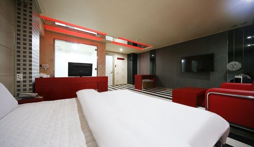 Room (Luxury room (early check-in at 15:00))