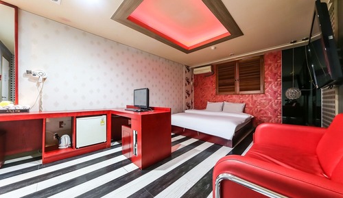 Room (General room (early check-in at 15:00)