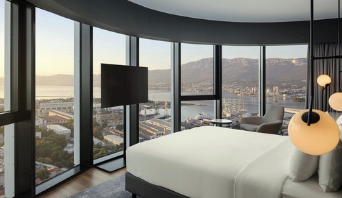 Premium Room, 1 King Bed, Non Smoking, Sea View (Corner)