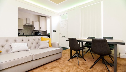House, Ensuite