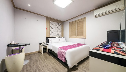 Room (Game room (bag Elion Netflix free to )