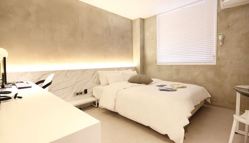 Room (Standard A (Ace bed) (down comforter )