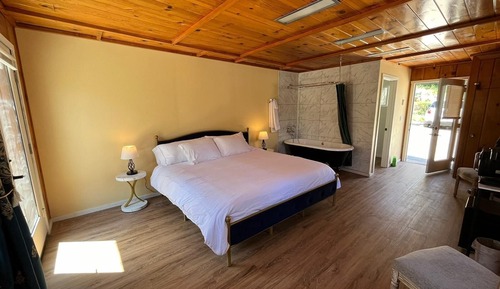 Romantic Studio Suite