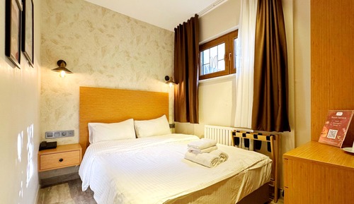 Economy Double Room, 1 Double Bed, Non Smoking, Private Bathroom