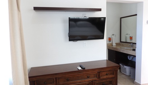 Junior Studio Suite