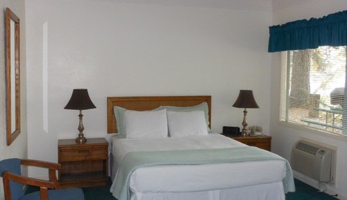 Traditional Room, 1 Queen Bed with Sofa bed