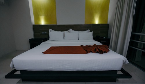 Deluxe Room, 1 King Bed