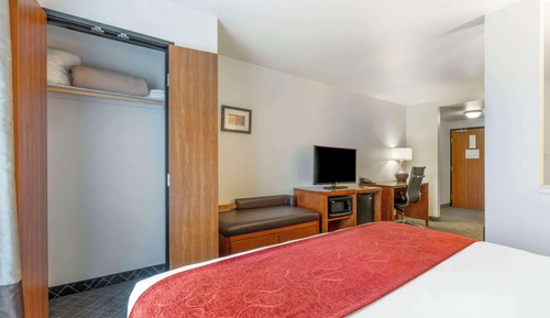 Suite, 1 King Bed with Sofa bed, Non Smoking