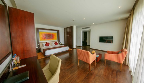 Deluxe Suite