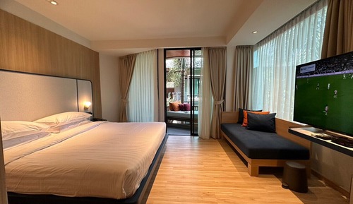 Deluxe Room, Corner