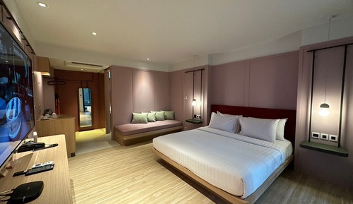 Deluxe Double Room, Bathtub