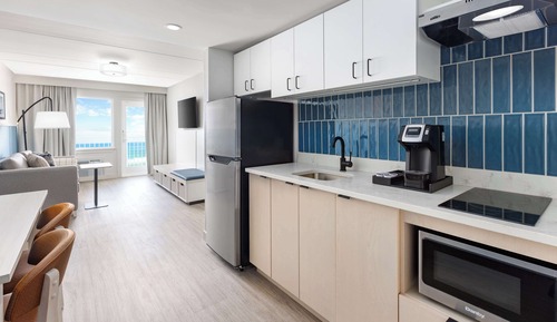 Studio Suite, 1 King Bed, Oceanfront