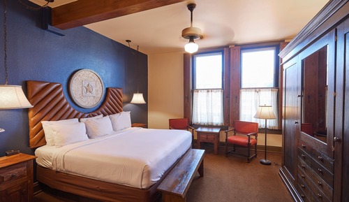 Standard Room, 1 King Bed