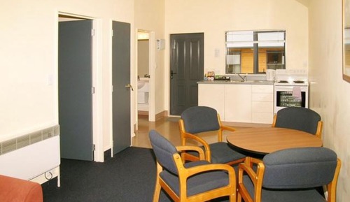 Deluxe Studio Suite, 1 King Bed, Jetted Tub, Ground Floor