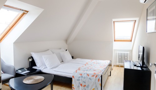 Standard Studio Suite, Kitchen, City View