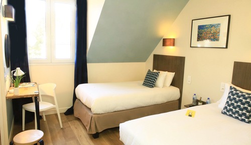 Standard Twin Room