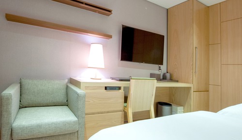 Standard Twin Room (Bigger than most in Seoul)