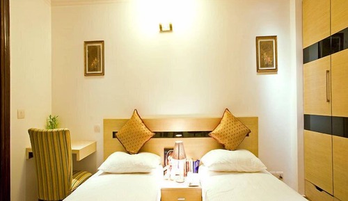 Luxurious Queen Room