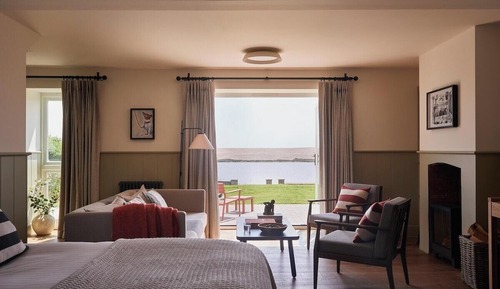 Fleet View Deluxe Room