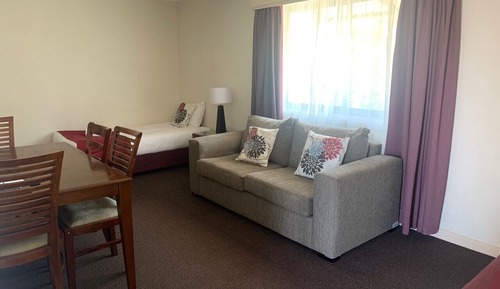 Deluxe Family Unit with Bath