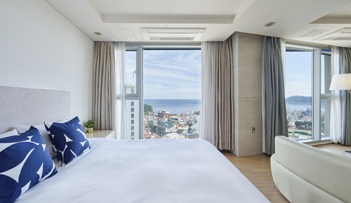 Island Double Ocean - Max 2 Guests, No Cooking, Tower Parking