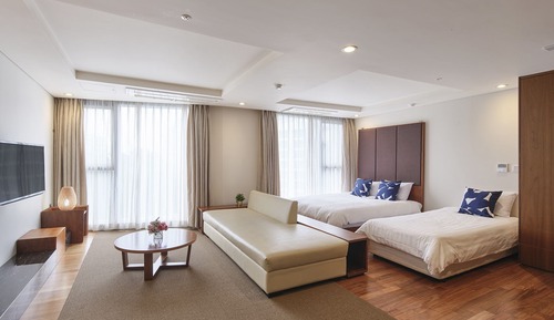 [24 Hour STAY] Deluxe Family Suite + Check-In 12PM + Check-Out 12PM