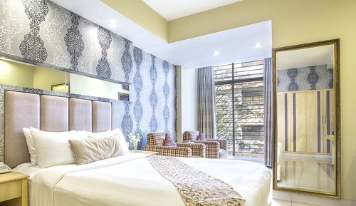 Premium Queen Room