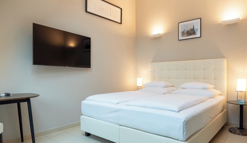 Superior Double Room, Balcony, Garden View