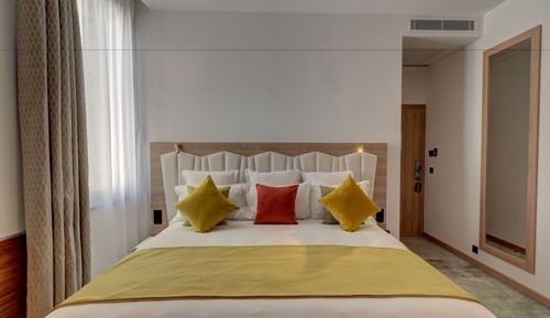 Superior Suite, 1 King Bed, Bathtub