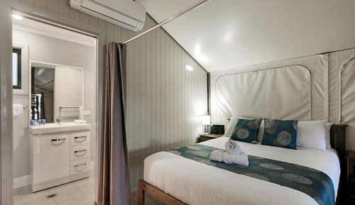 Deluxe Safari Tent - Sleeps 6