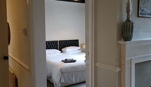 Standard Cottage, Private Bathroom (Mrs Page)