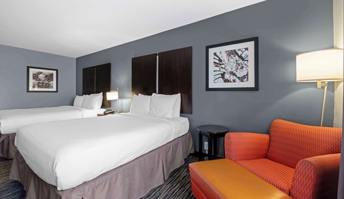 Standard Room, 2 Queen Beds, Accessible, Bathtub