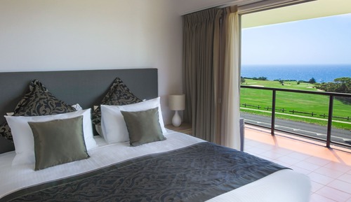 One-Bedroom King Apartment - With View