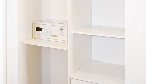 Apartment (B)