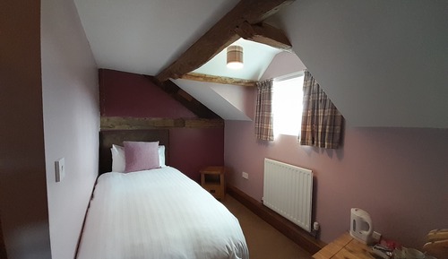 Double Room (Room 5)