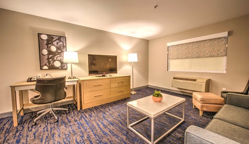 Suite, Multiple Beds, Non Smoking, Refrigerator & Microwave (with Sofabed)