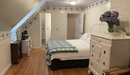 Violet Room (Second Floor)
