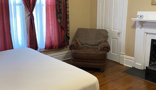 Burgandy Room (First Floor)