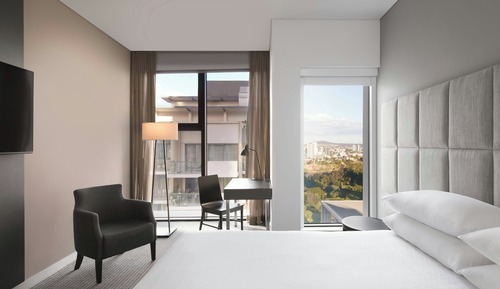 Deluxe Room, 1 King Bed, Non Smoking, City View