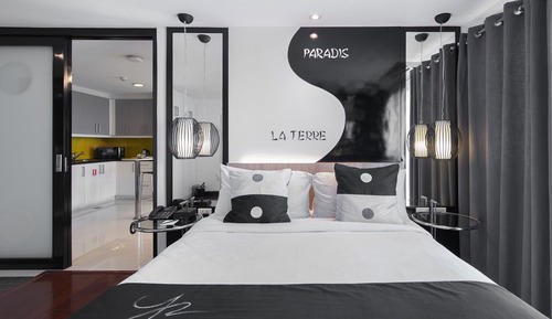 One Bedroom Premier