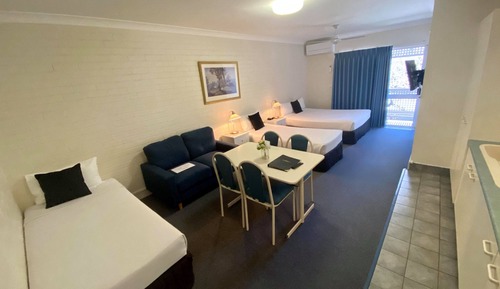 Family Room, 1 Bedroom