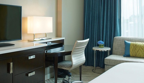 Deluxe Room, 1 King Bed with Sofa bed