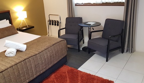 Standard Room, 1 King Bed