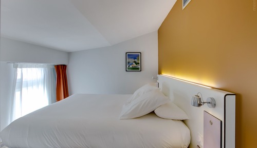 Studio Suite, 1 Double Bed with Sofa bed (max 4 persons)