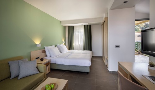 Premium Triple Room, Balcony