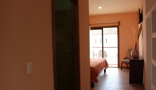Comfort Room, 1 King Bed, City View