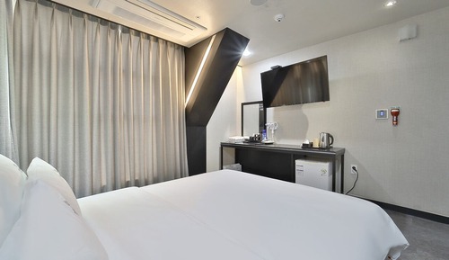 Standard Double Room, City View